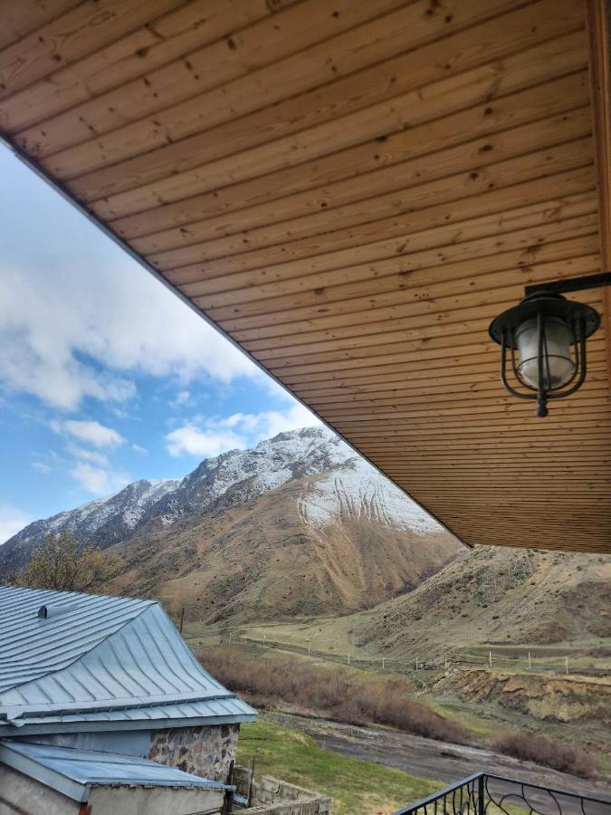 Moon Night Ξενοδοχείο Kazbegi Εξωτερικό φωτογραφία